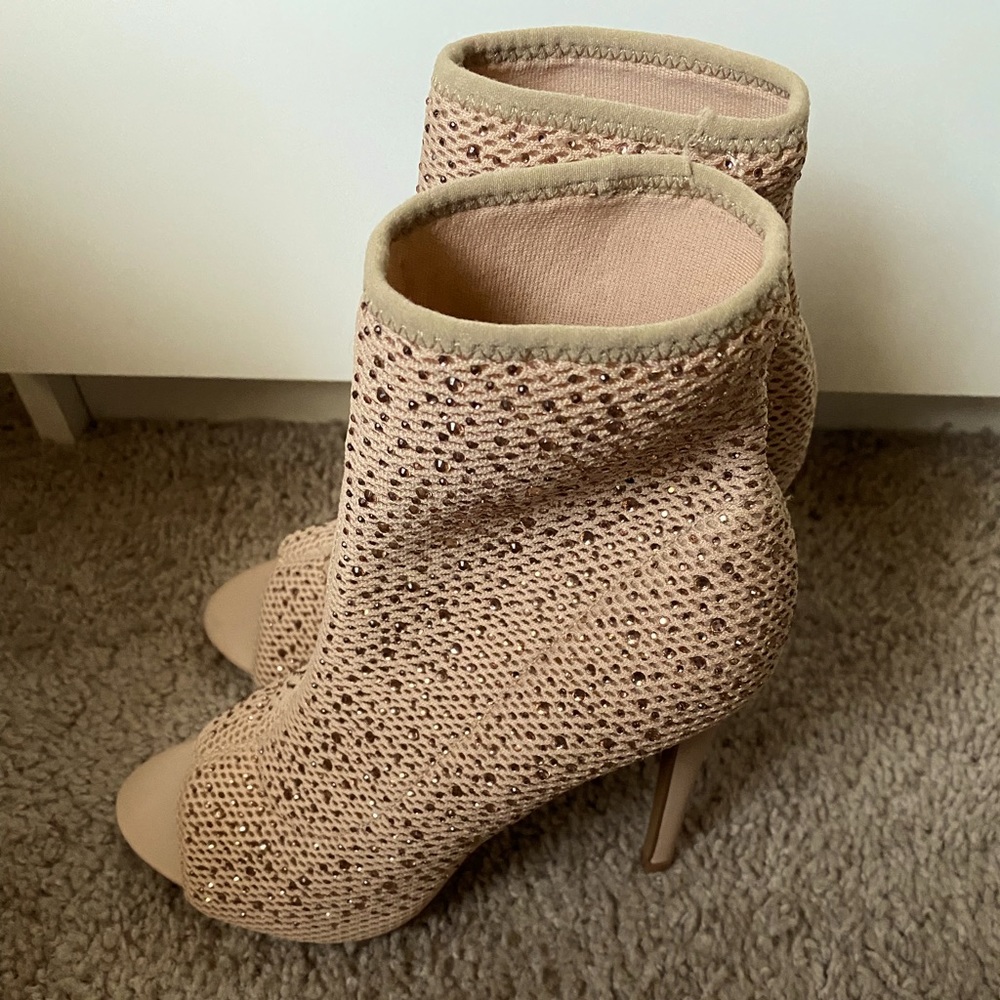 Steve Madden light pink stone studded open toe booties!